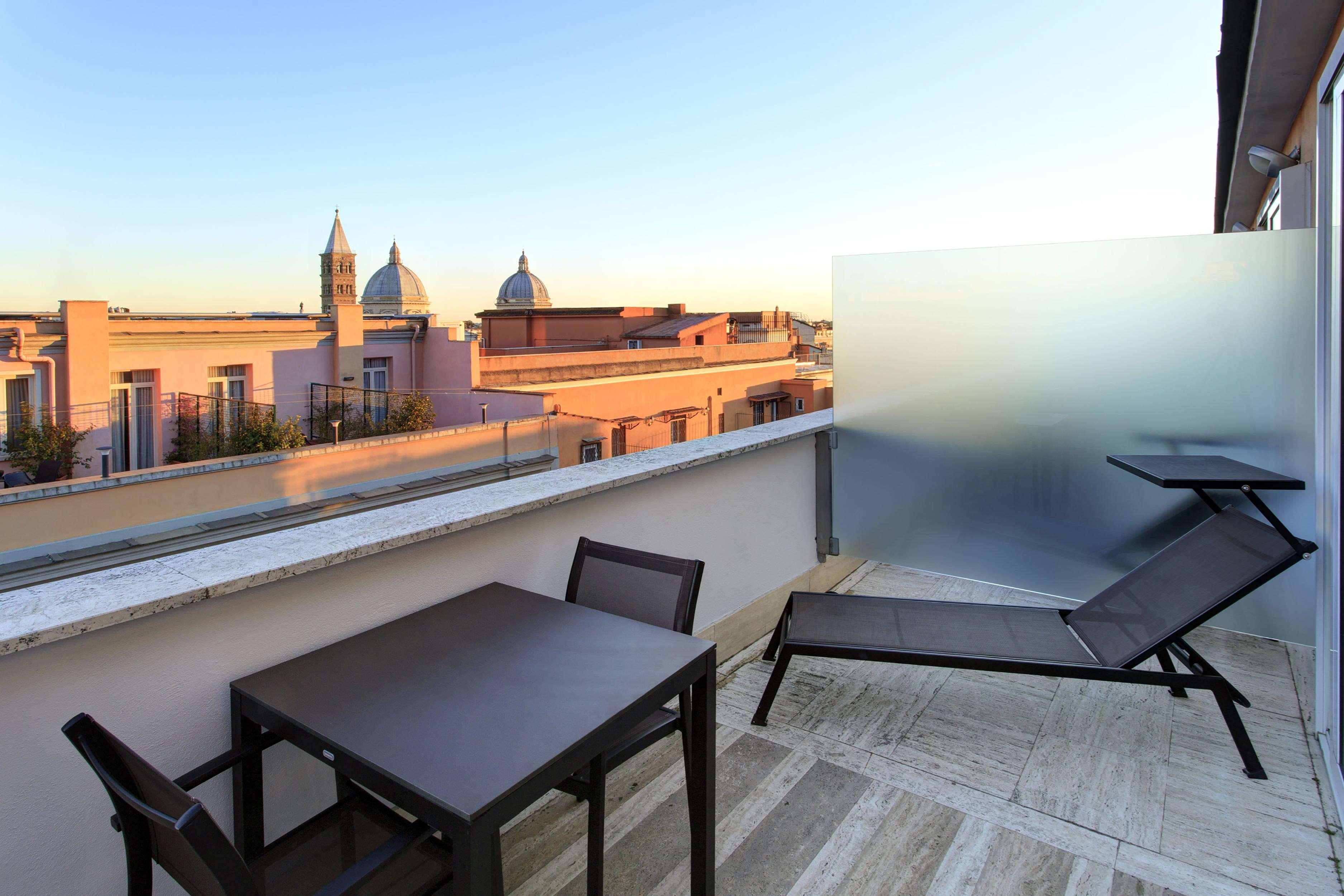 Western Universo 4* Rom
